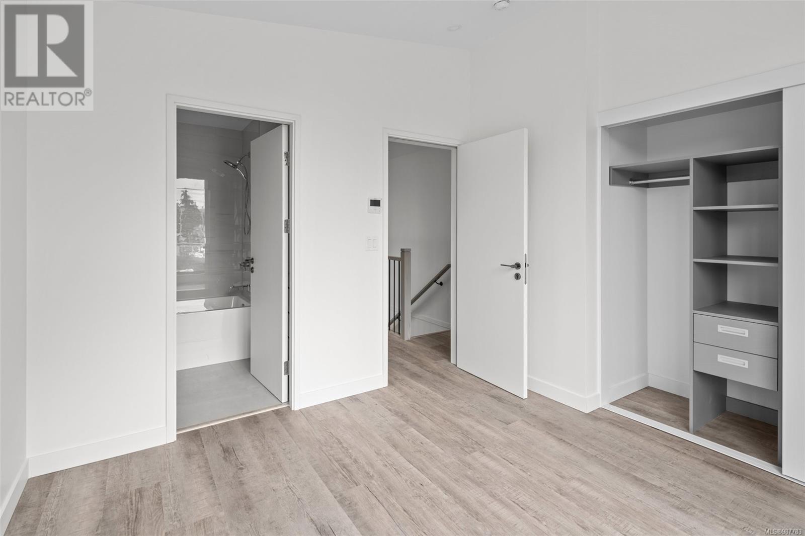104 916 Orono Ave, Langford real estate listing 987783
