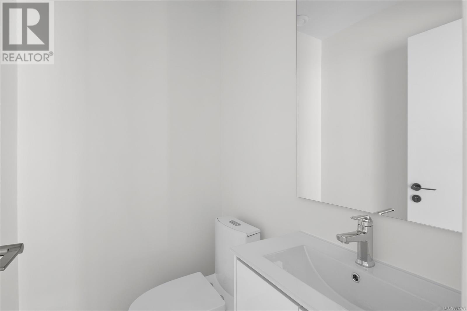 104 916 Orono Ave, Langford real estate listing 987783