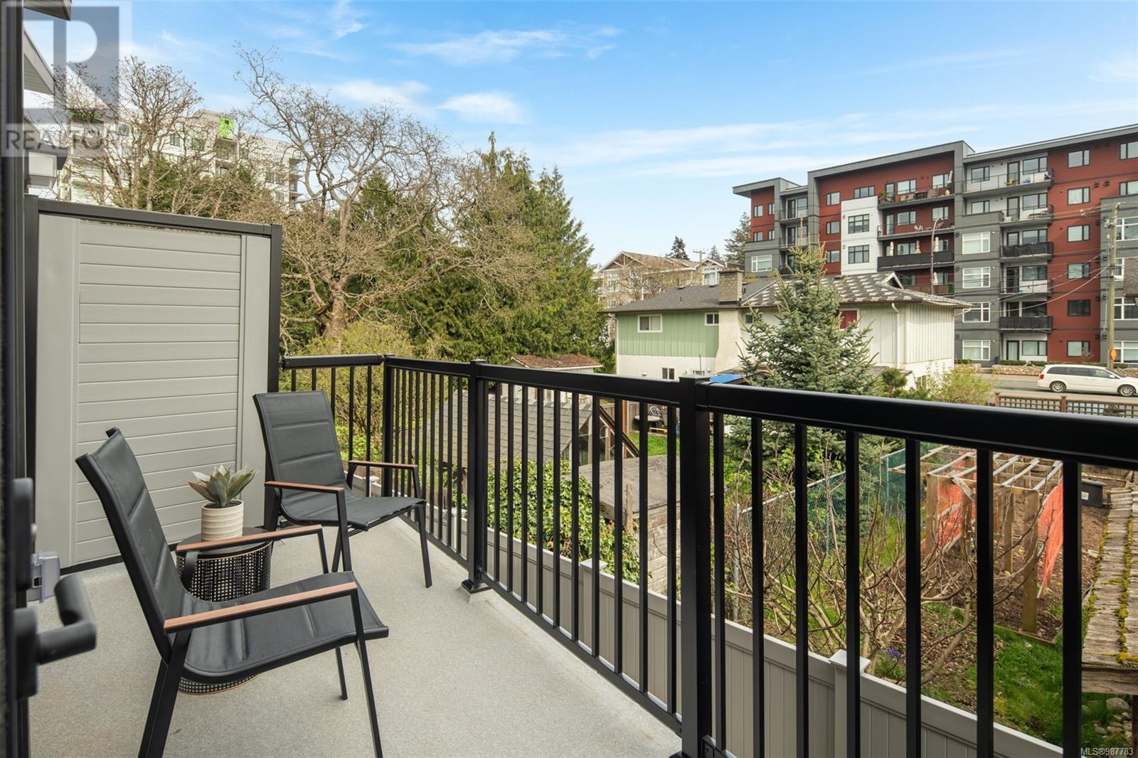104 916 Orono Ave, Langford real estate listing 987783