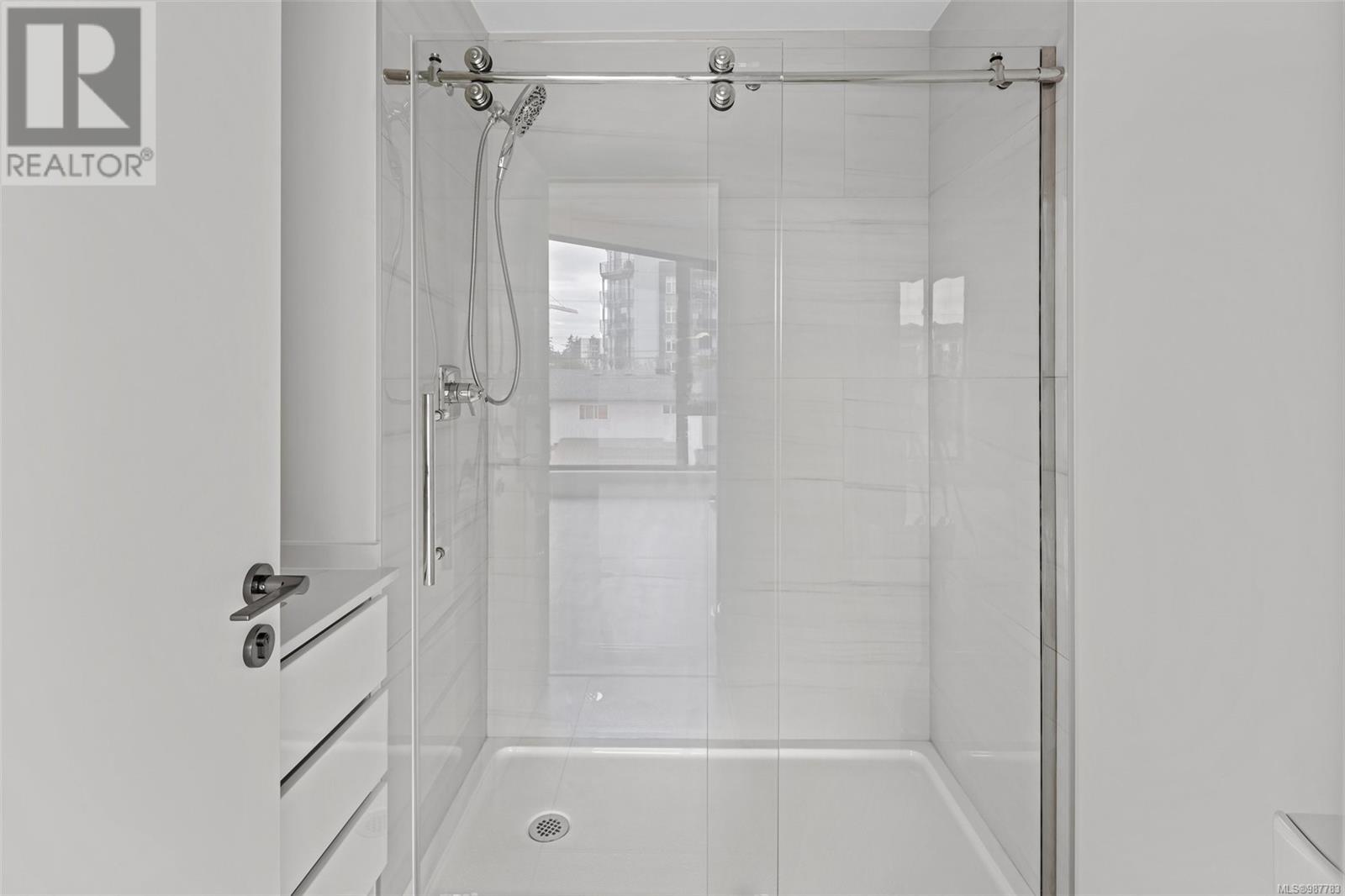 104 916 Orono Ave, Langford real estate listing 987783