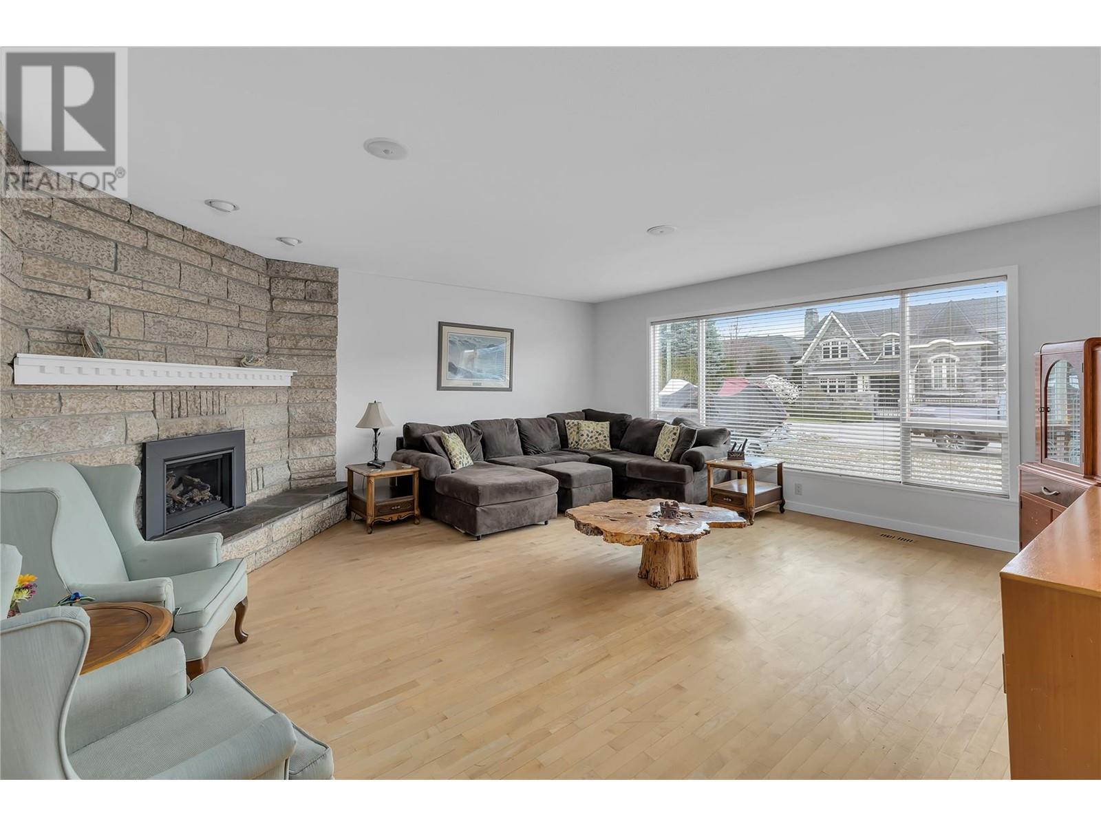  1686 Pritchard Drive, West Kelowna
