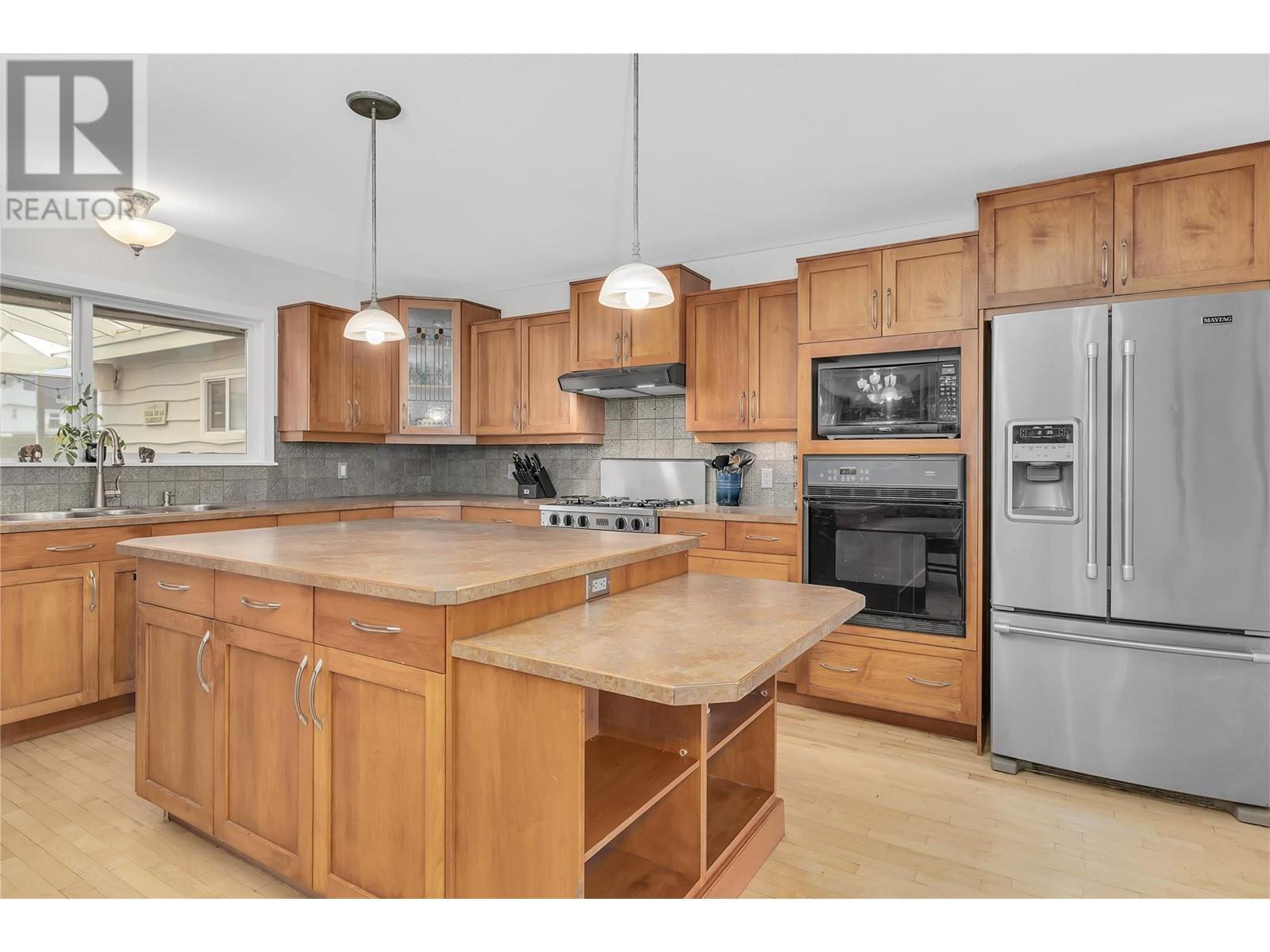  1686 Pritchard Drive, West Kelowna