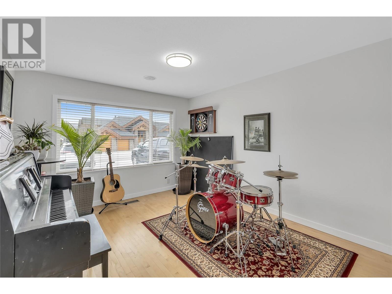  1686 Pritchard Drive, West Kelowna