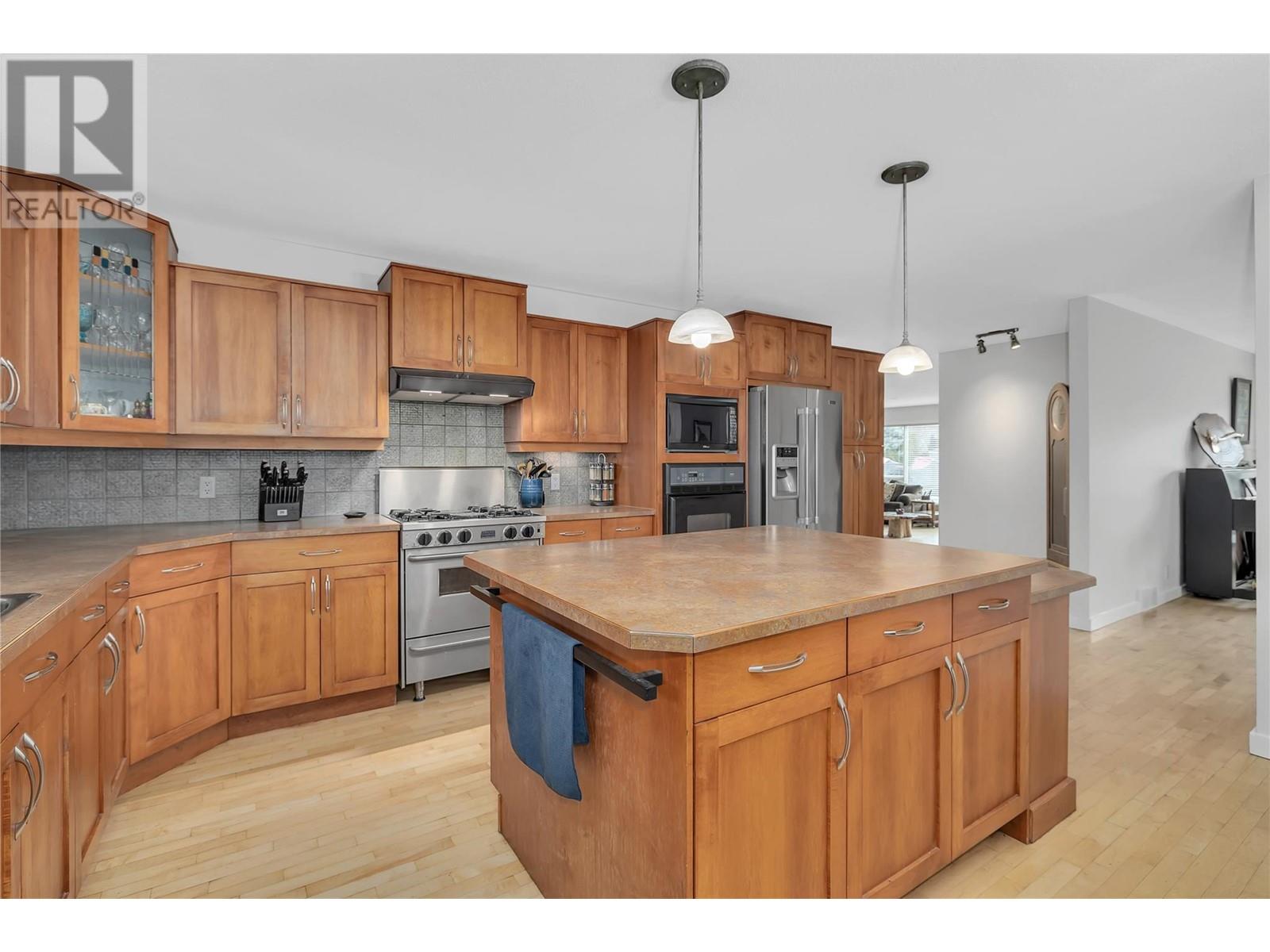  1686 Pritchard Drive, West Kelowna