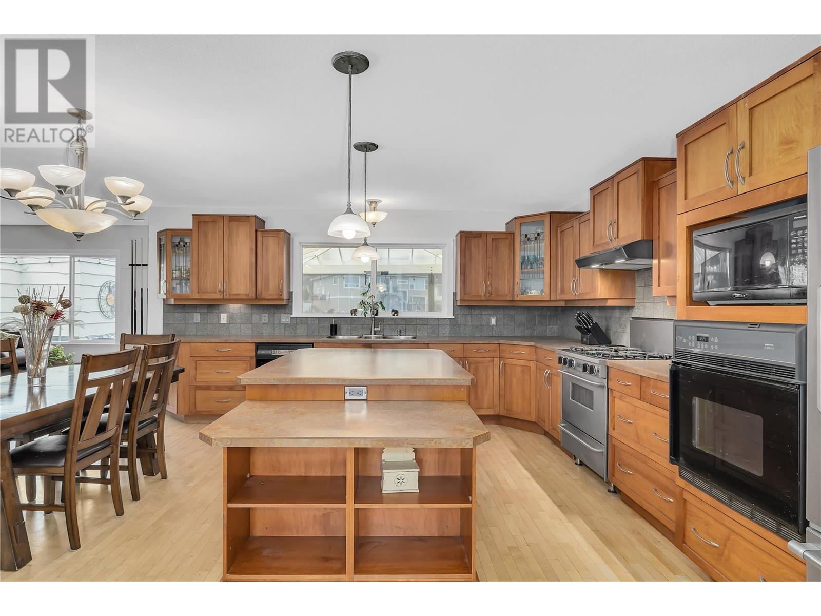  1686 Pritchard Drive, West Kelowna