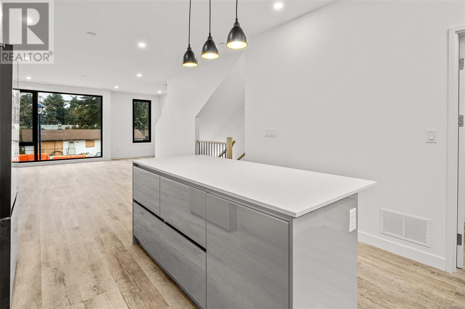 109 2841 Knotty Pine Road, Langford