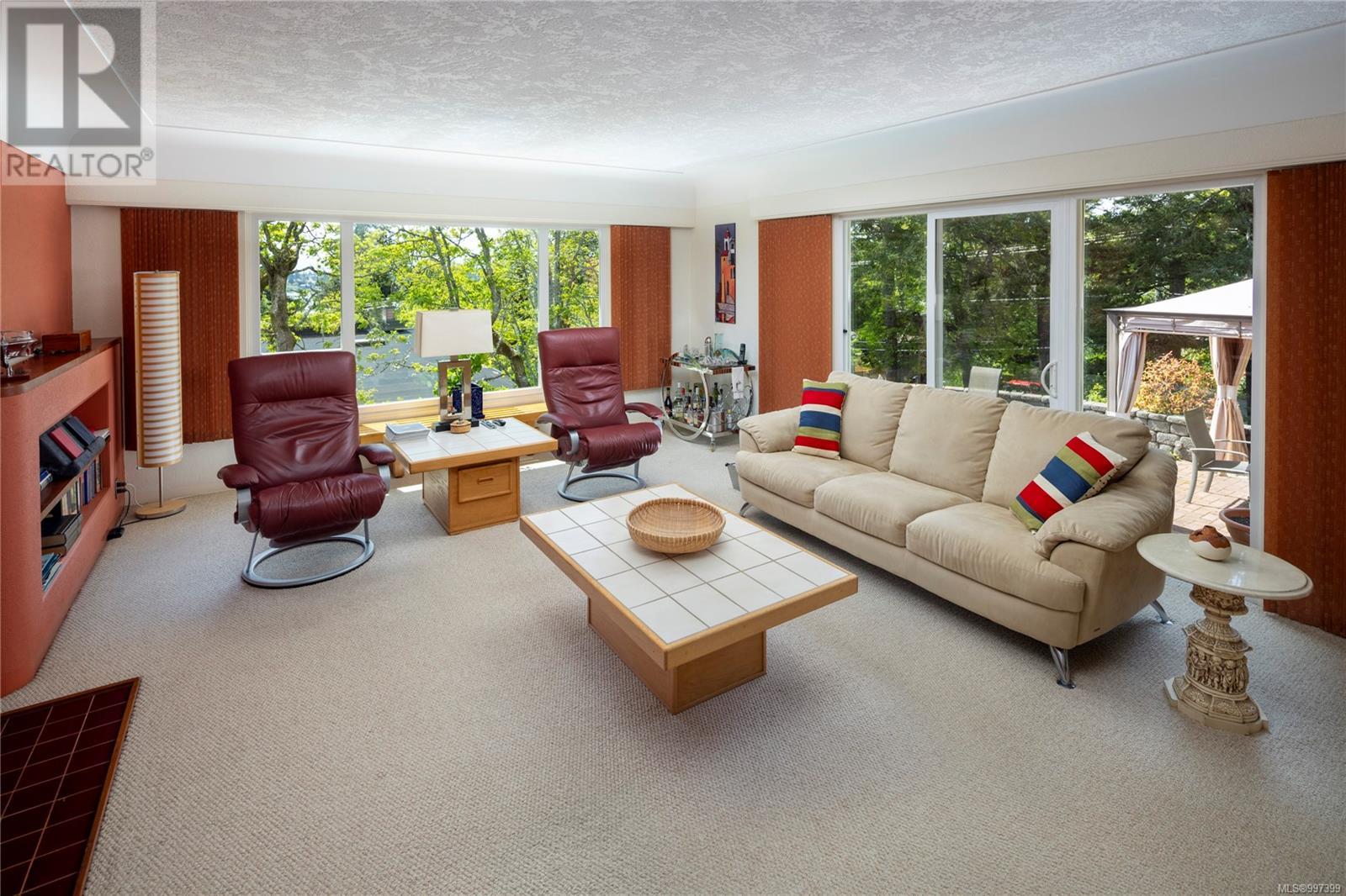 3815 Wilkinson Rd, Saanich