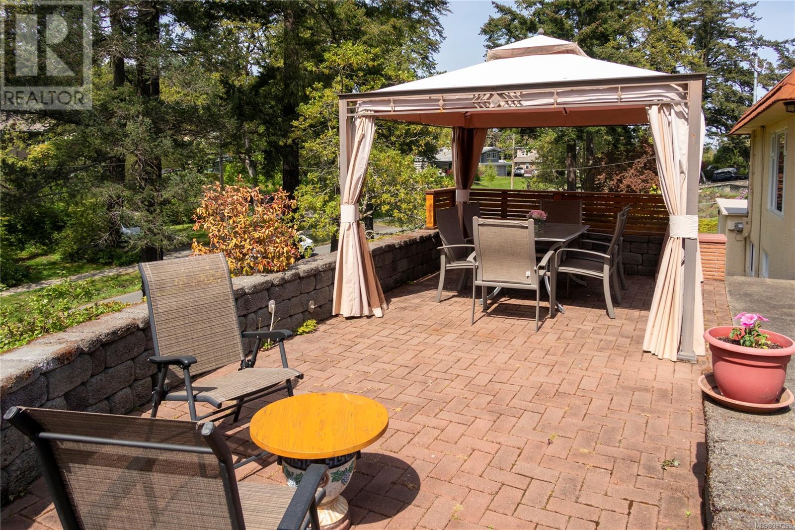 3815 Wilkinson Rd, Saanich