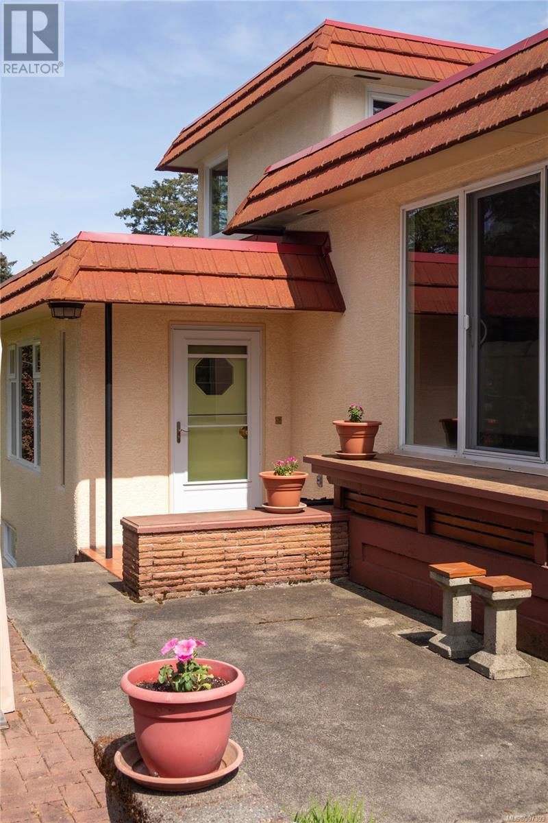 3815 Wilkinson Rd, Saanich