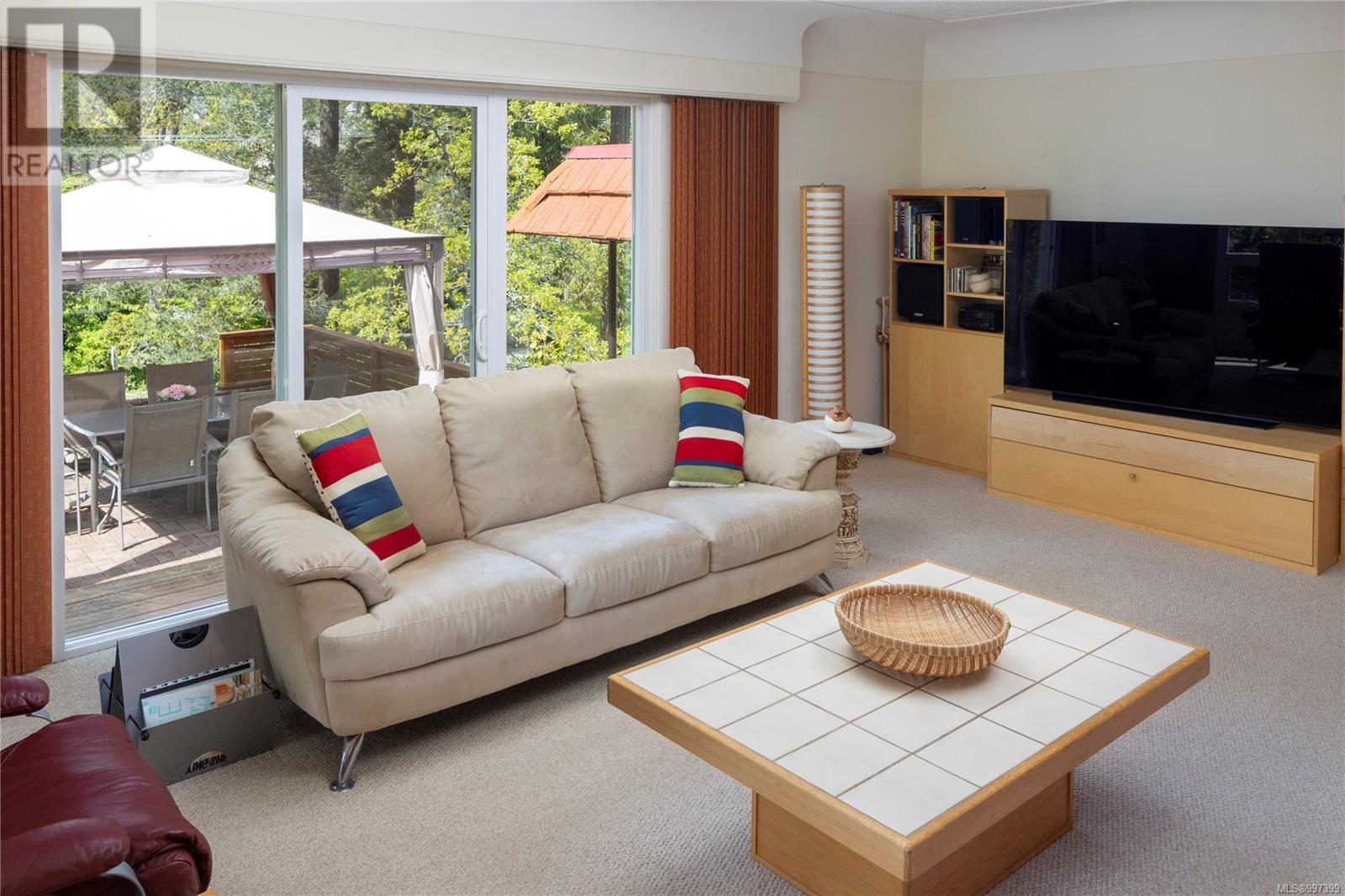  3815 Wilkinson Road, Saanich