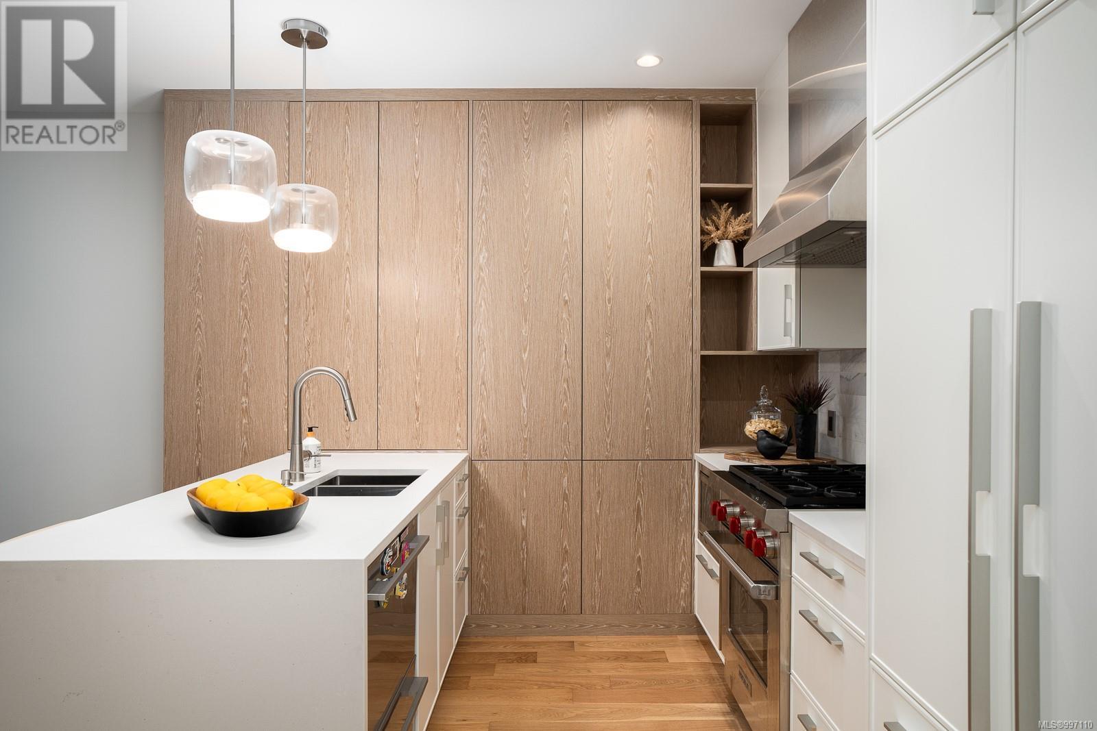 101 1201 Fort Street, Victoria