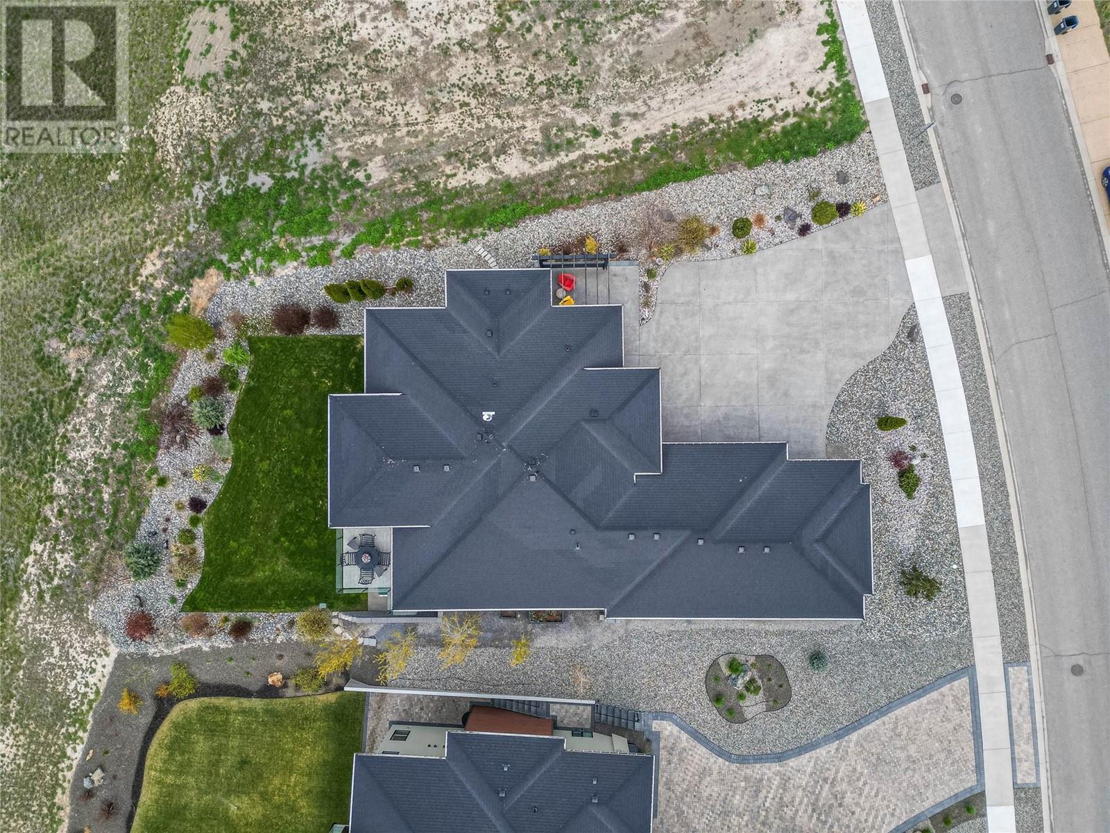 Photo 3 of 204 Rue Cheval Noir, Kamloops BC