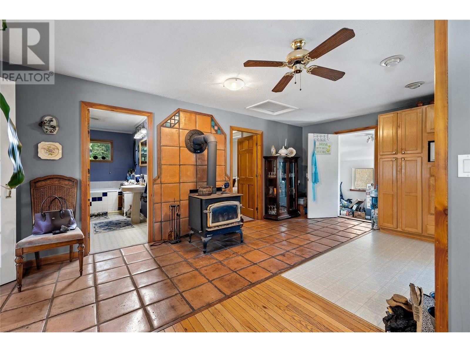 6580 33 Highway, Beaverdell