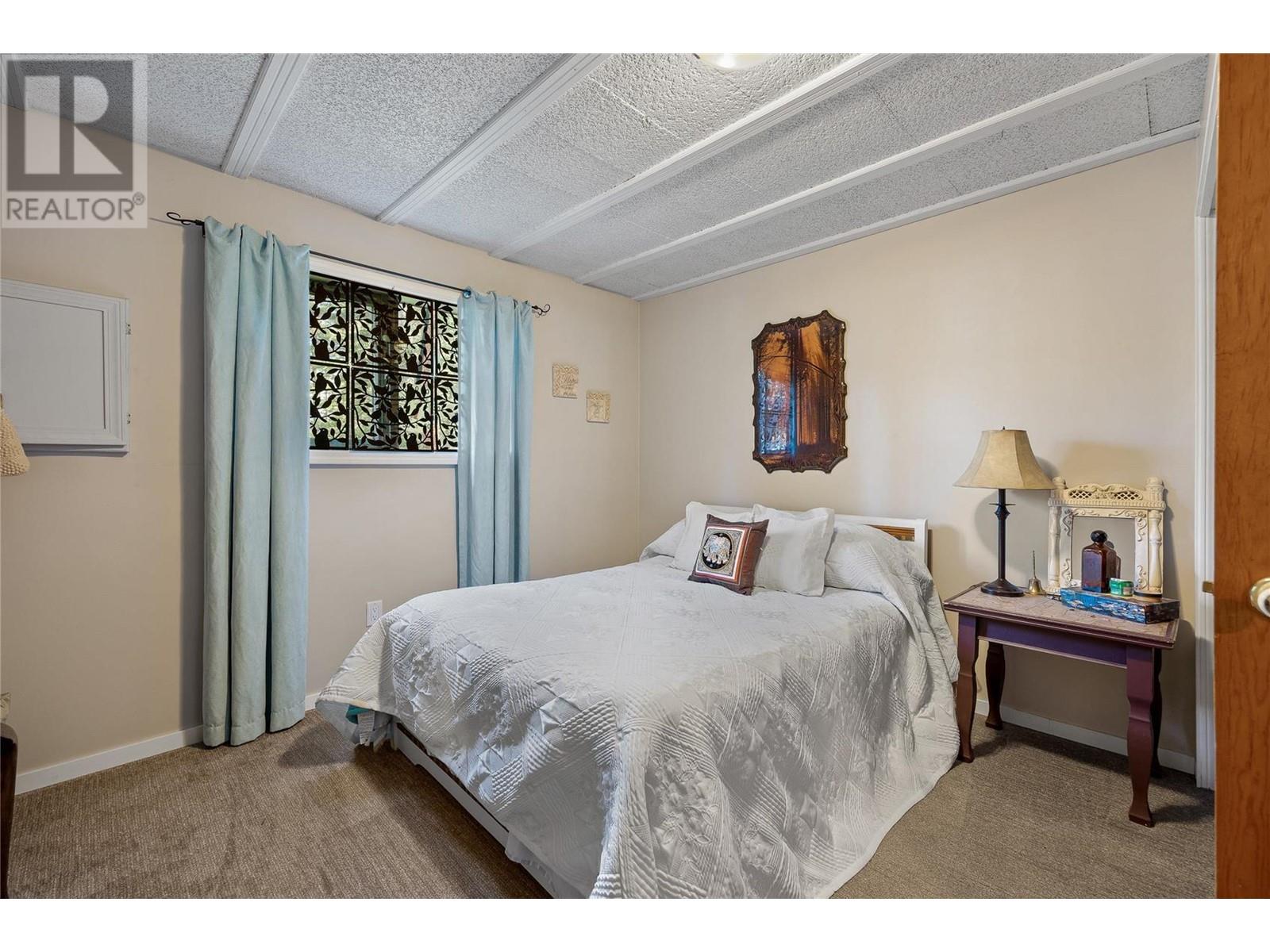 6580 33 Highway, Beaverdell