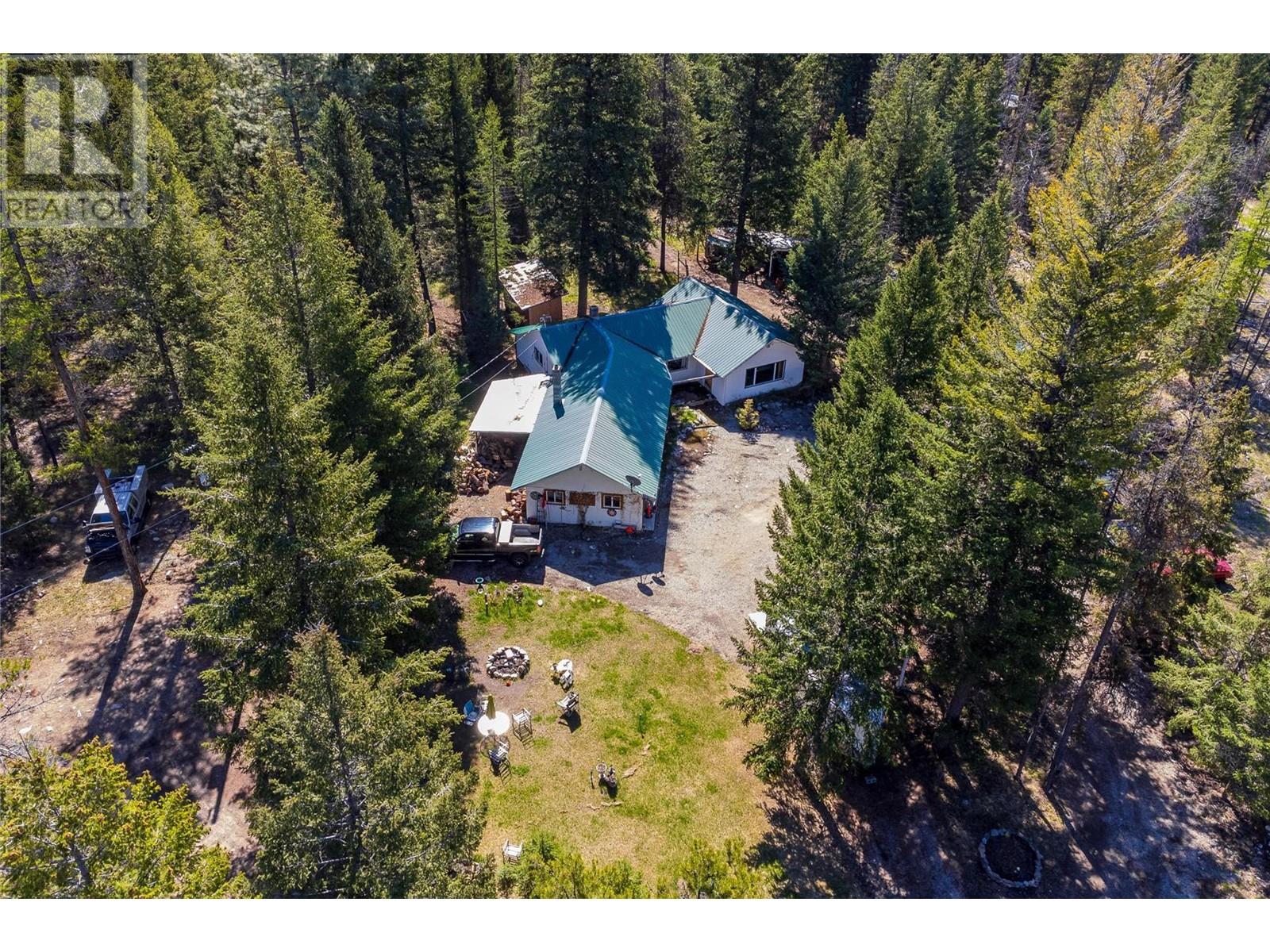 6580 33 Highway, Beaverdell