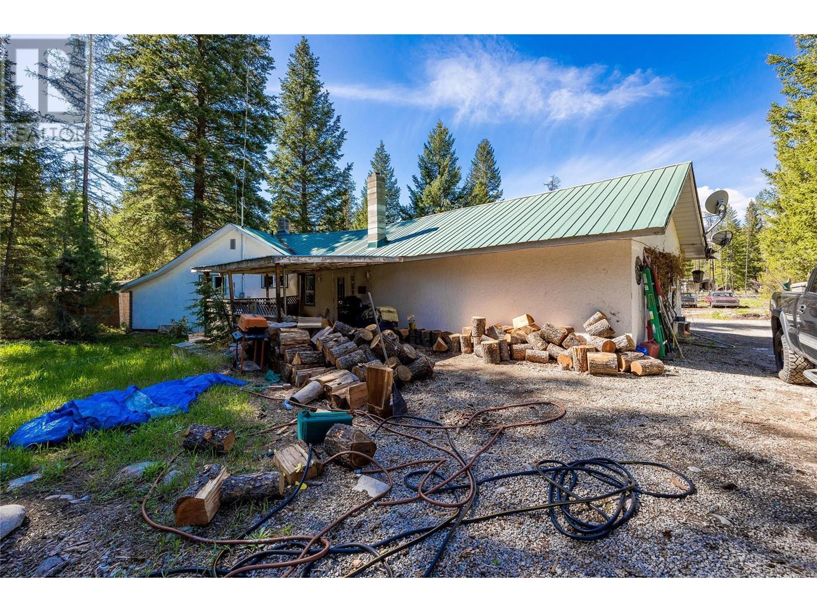 6580 33 Highway, Beaverdell