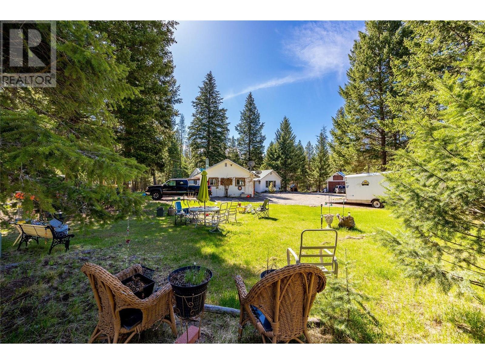 6580 33 Highway, Beaverdell