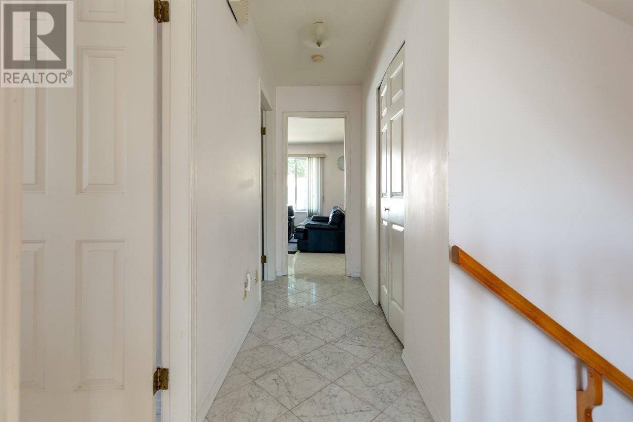 Photo 24 of 4925 Sidley Street, Burnaby BC