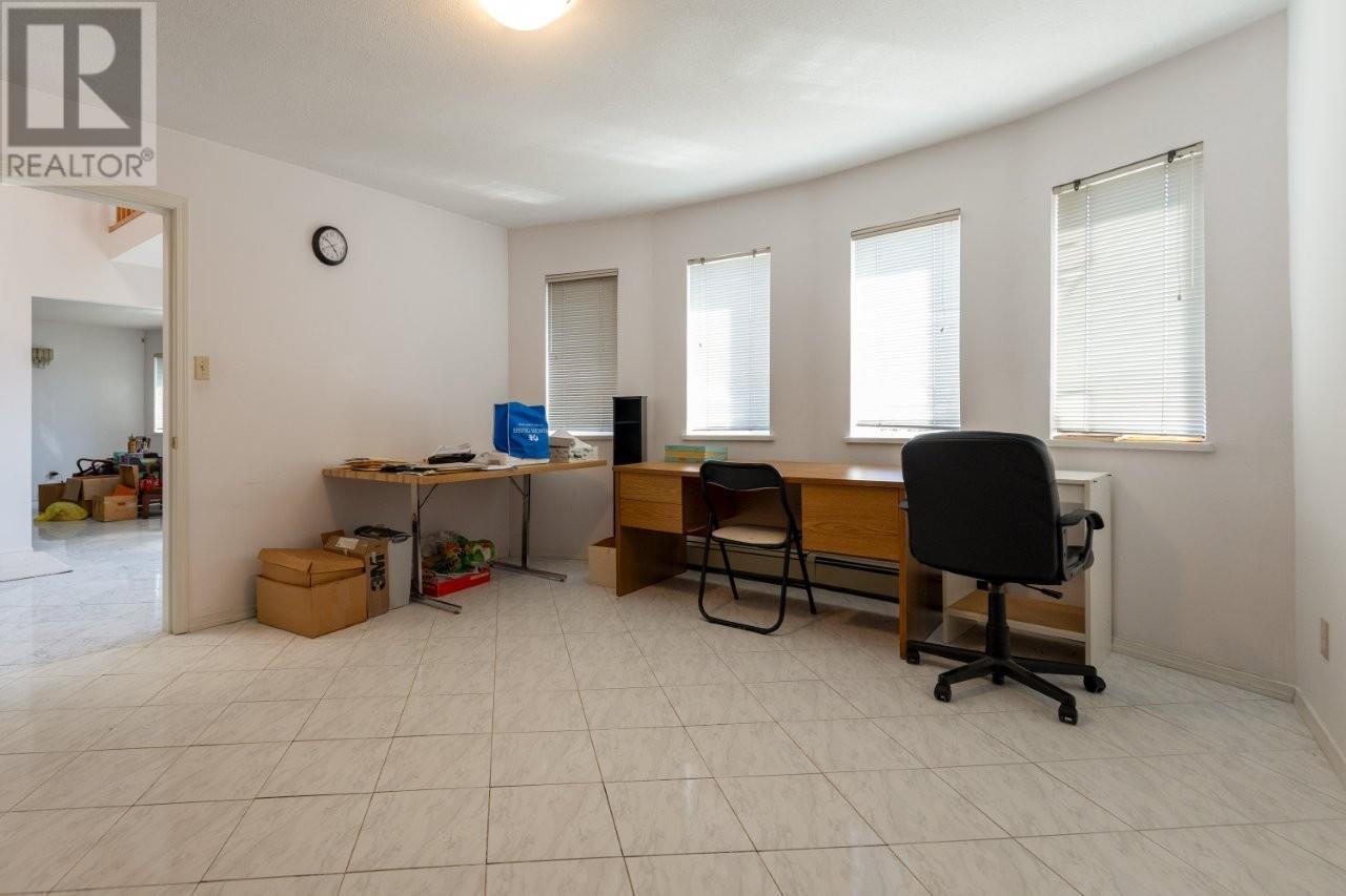 Photo 9 of 4925 Sidley Street, Burnaby BC