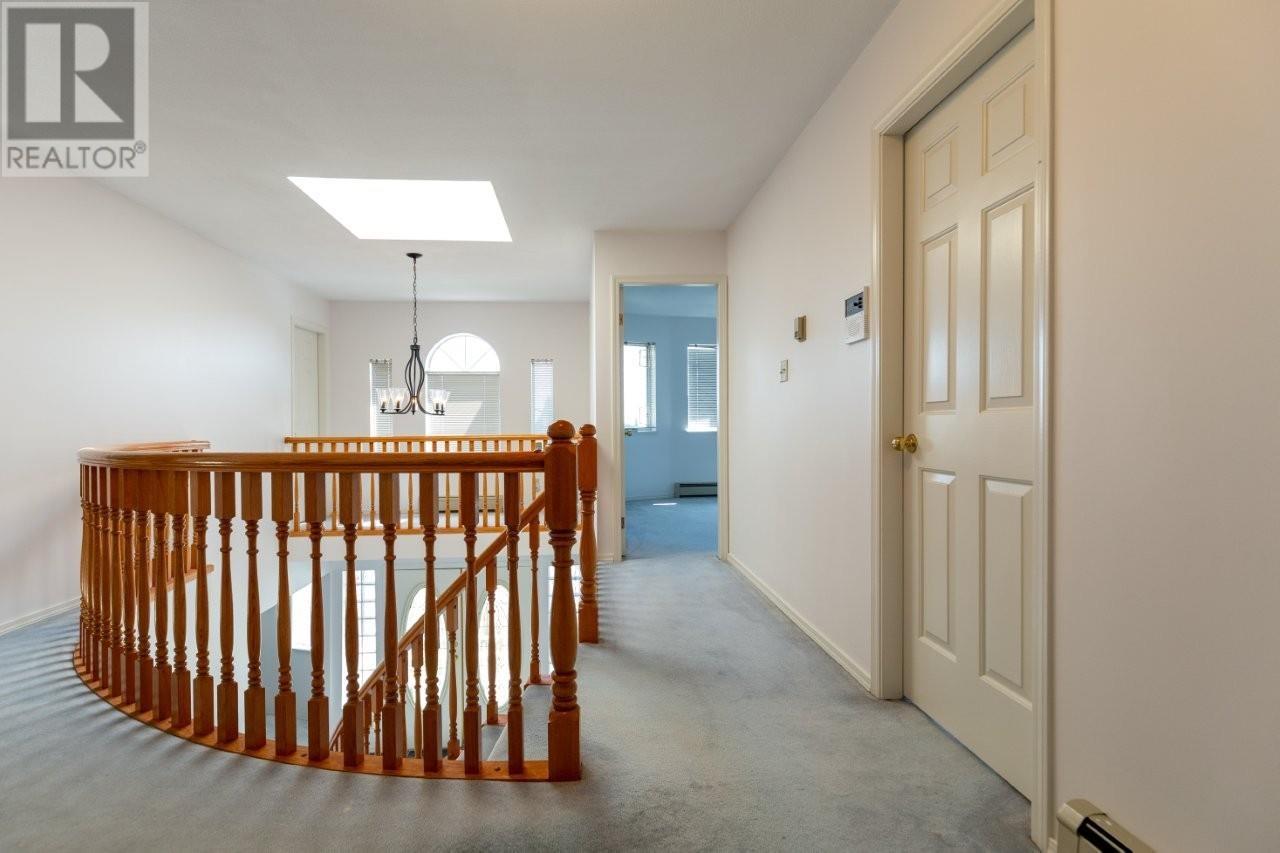 Photo 12 of 4925 Sidley Street, Burnaby BC