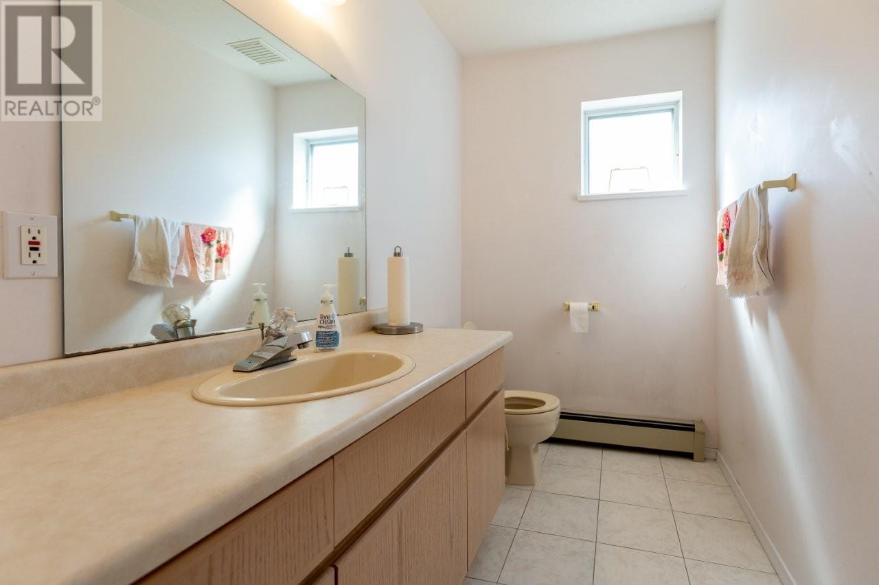 Photo 26 of 4925 Sidley Street, Burnaby BC