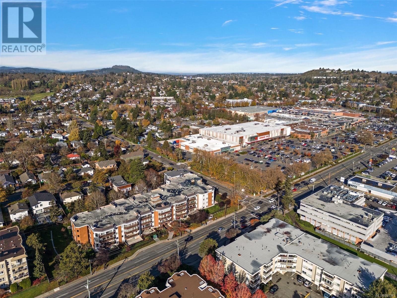 105 1560 Hillside Avenue, Victoria