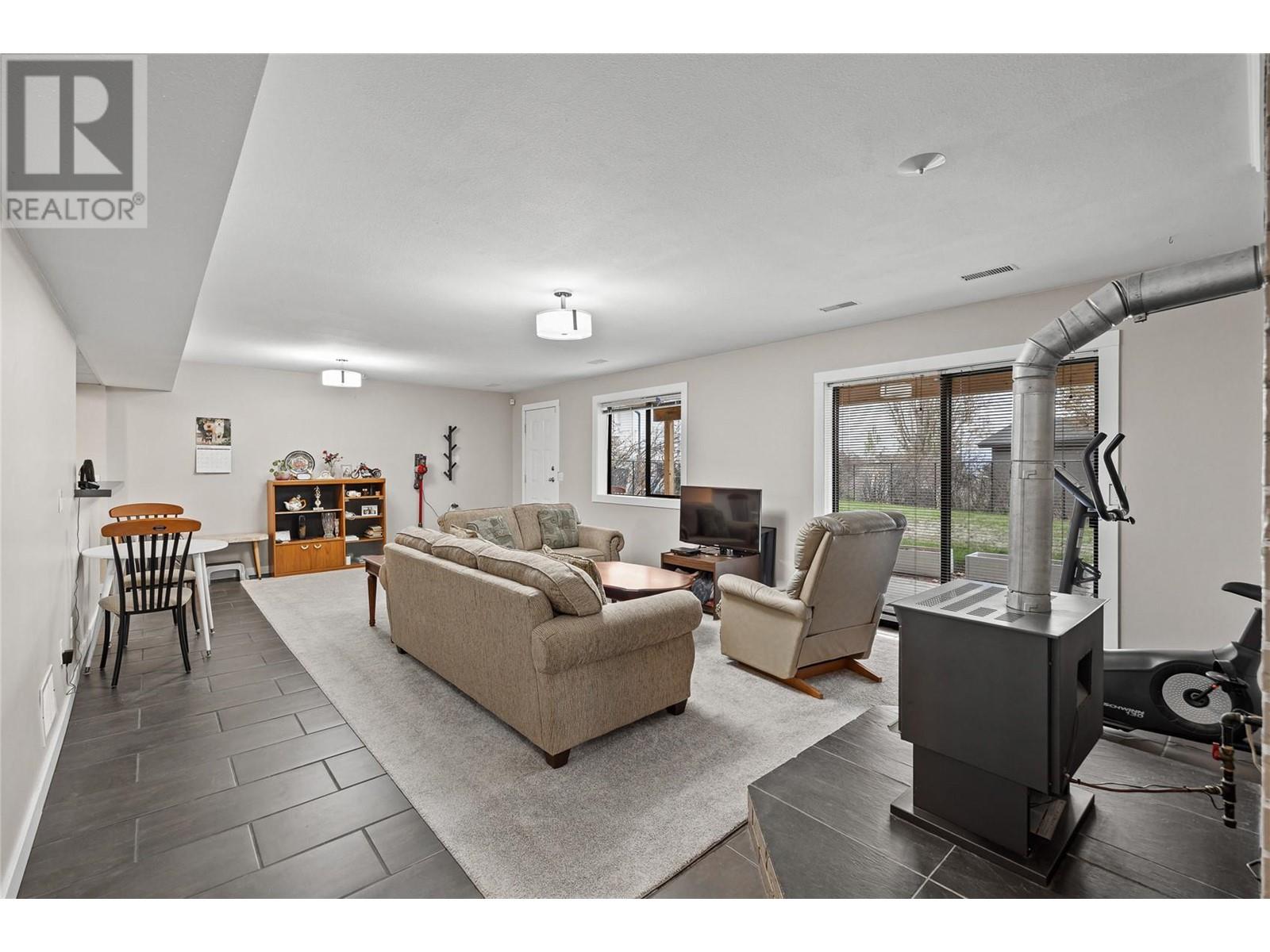  6029 Turner Avenue, Peachland