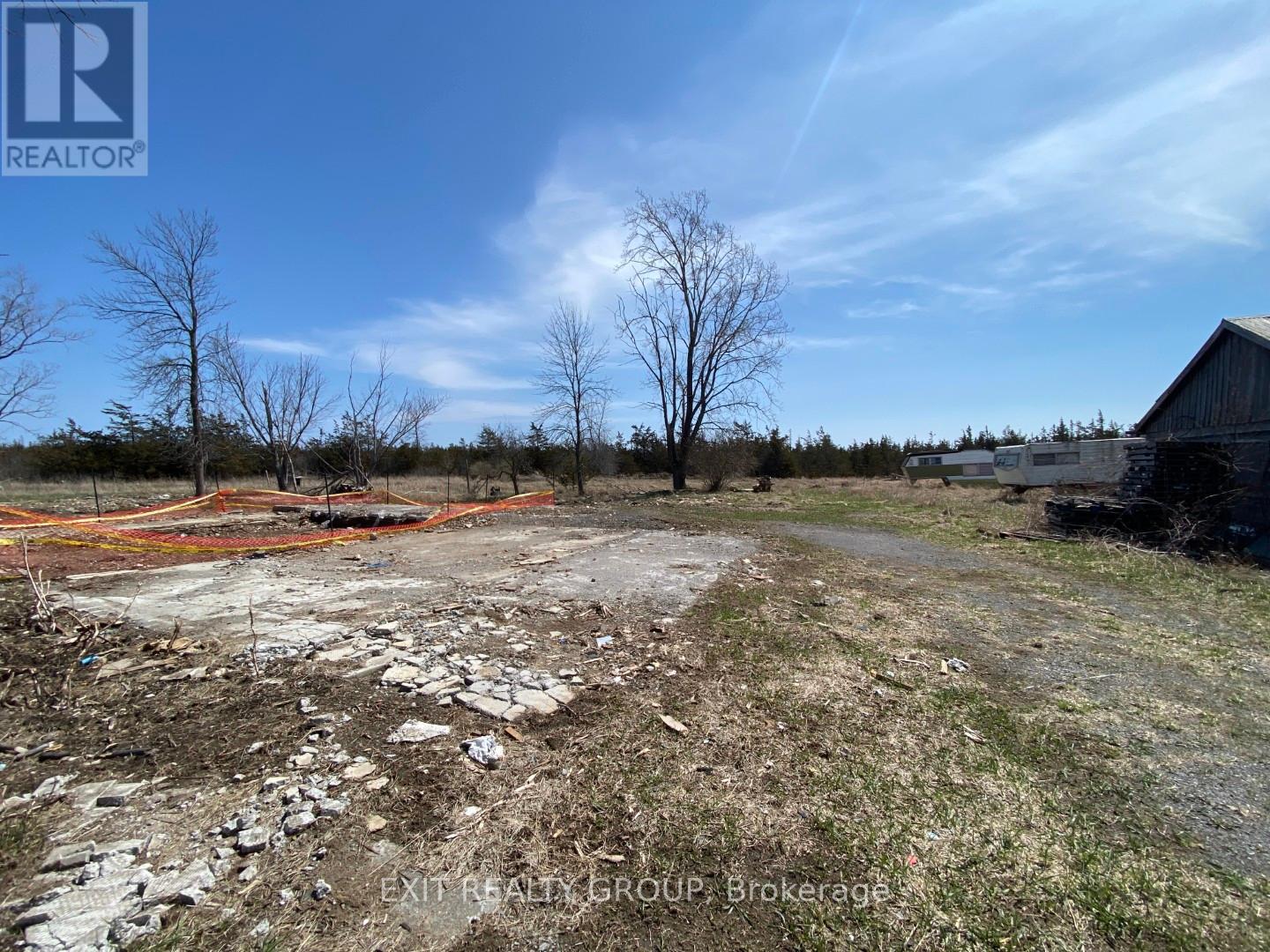 Photo 4 of 800 Chuckery Hill Road, Prince Edward County ON