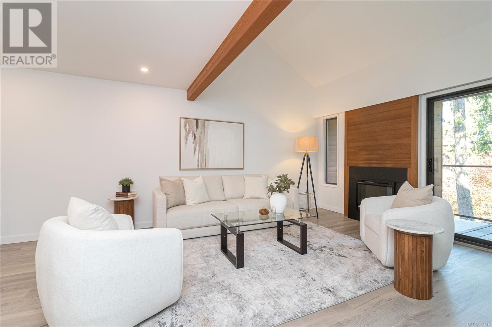201 2341 Harbour Road, Sidney