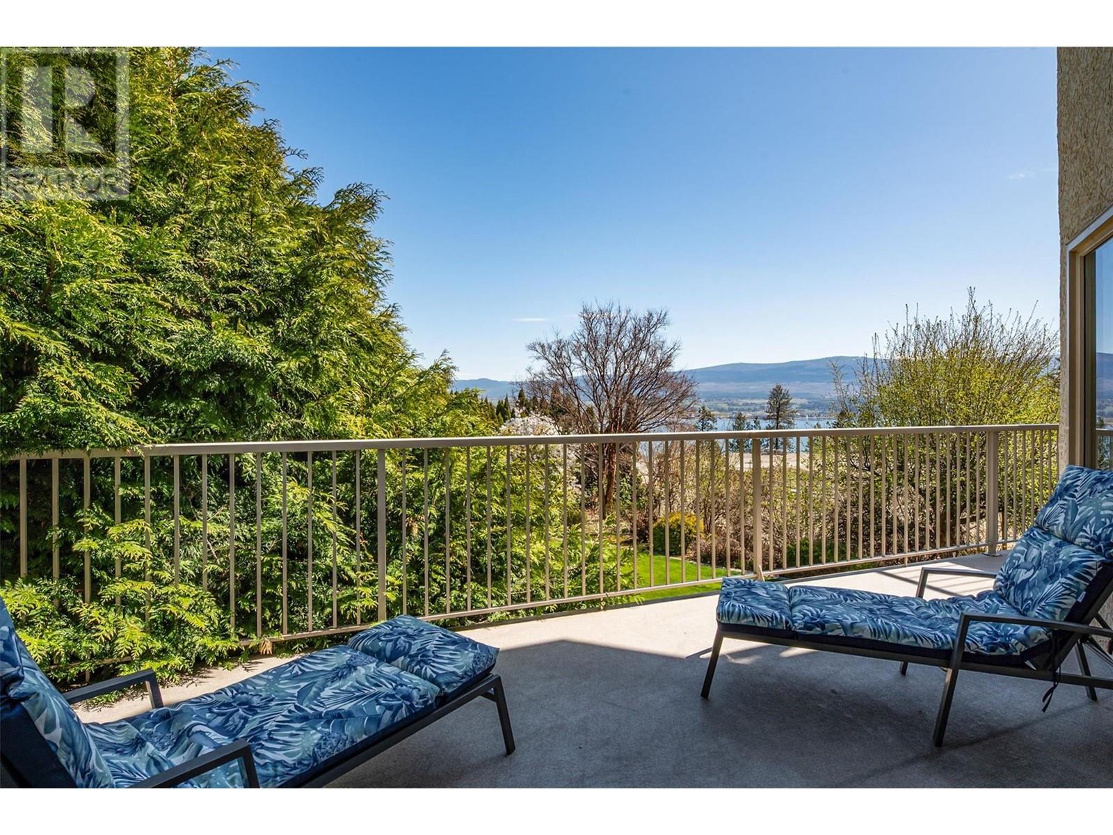  2341 Thacker Drive, West Kelowna