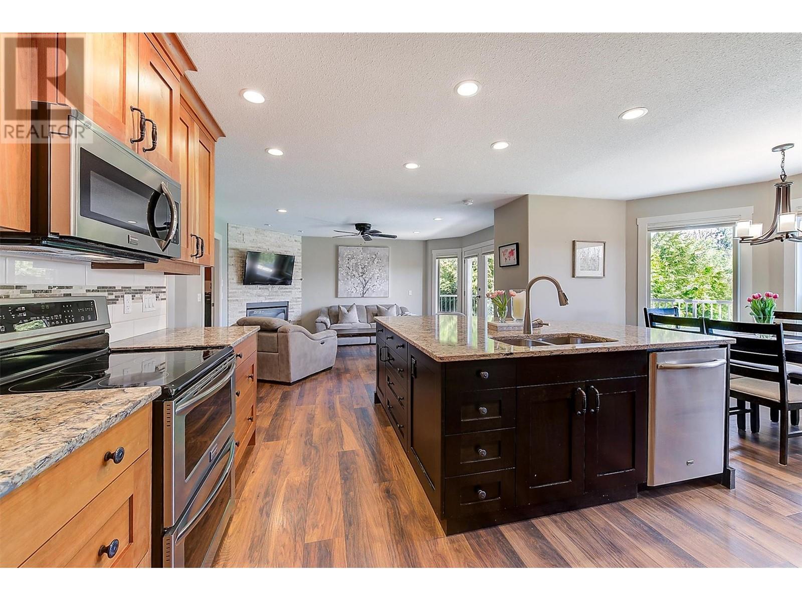  2341 Thacker Drive, West Kelowna