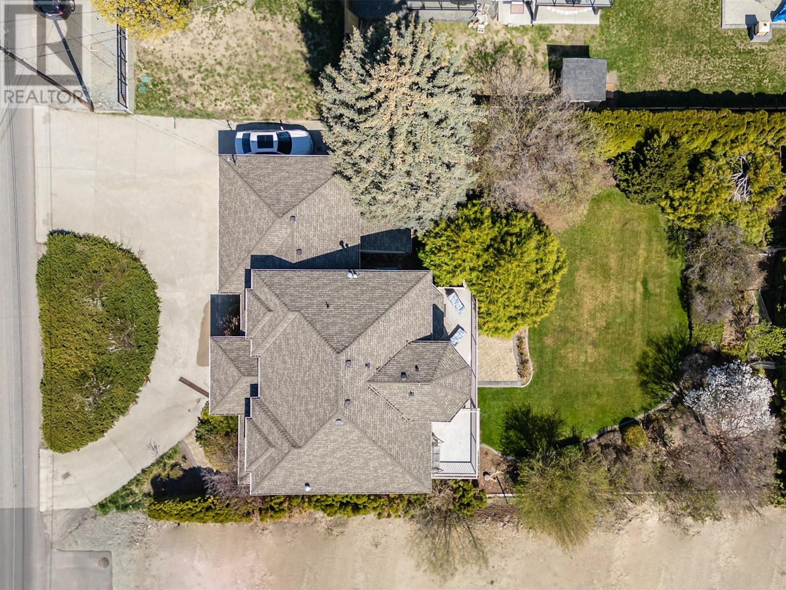  2341 Thacker Drive, West Kelowna