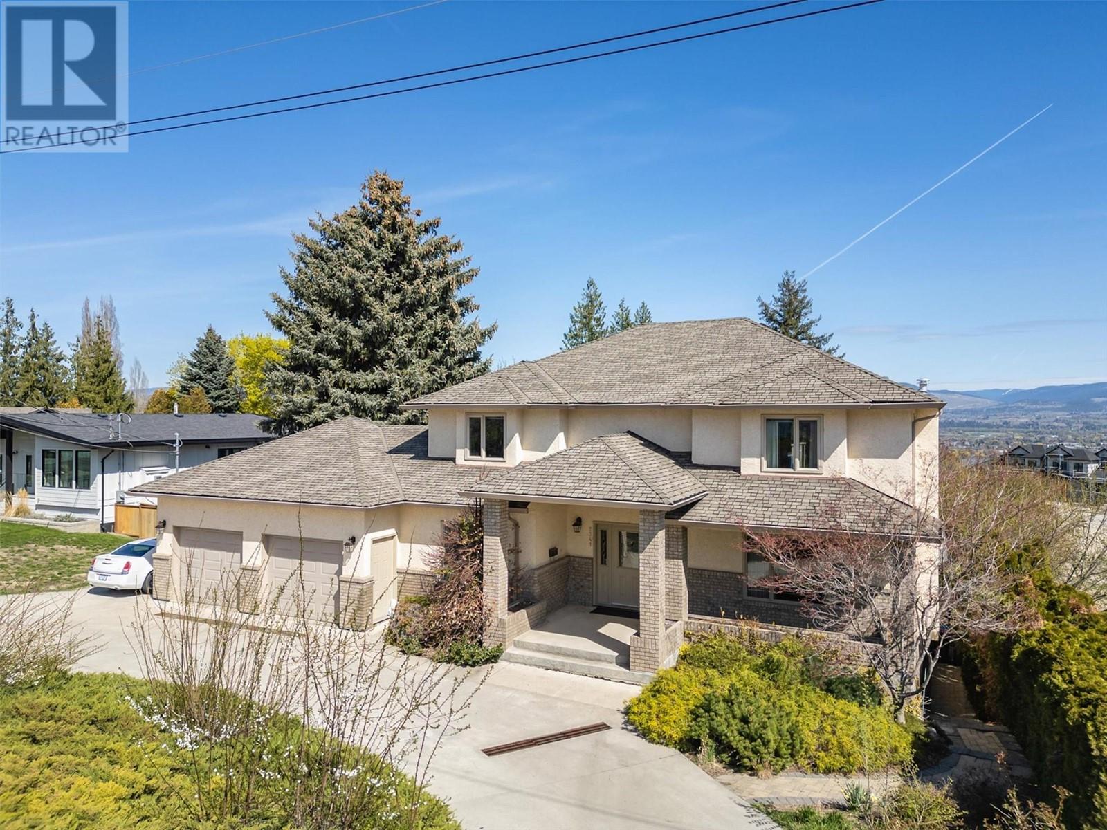  2341 Thacker Drive, West Kelowna