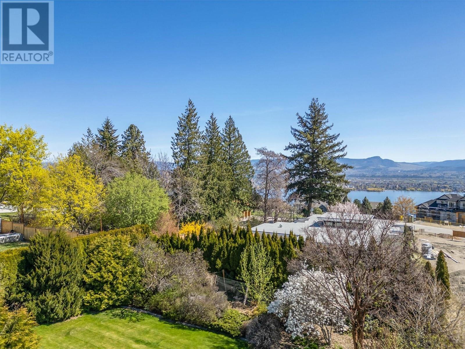  2341 Thacker Drive, West Kelowna