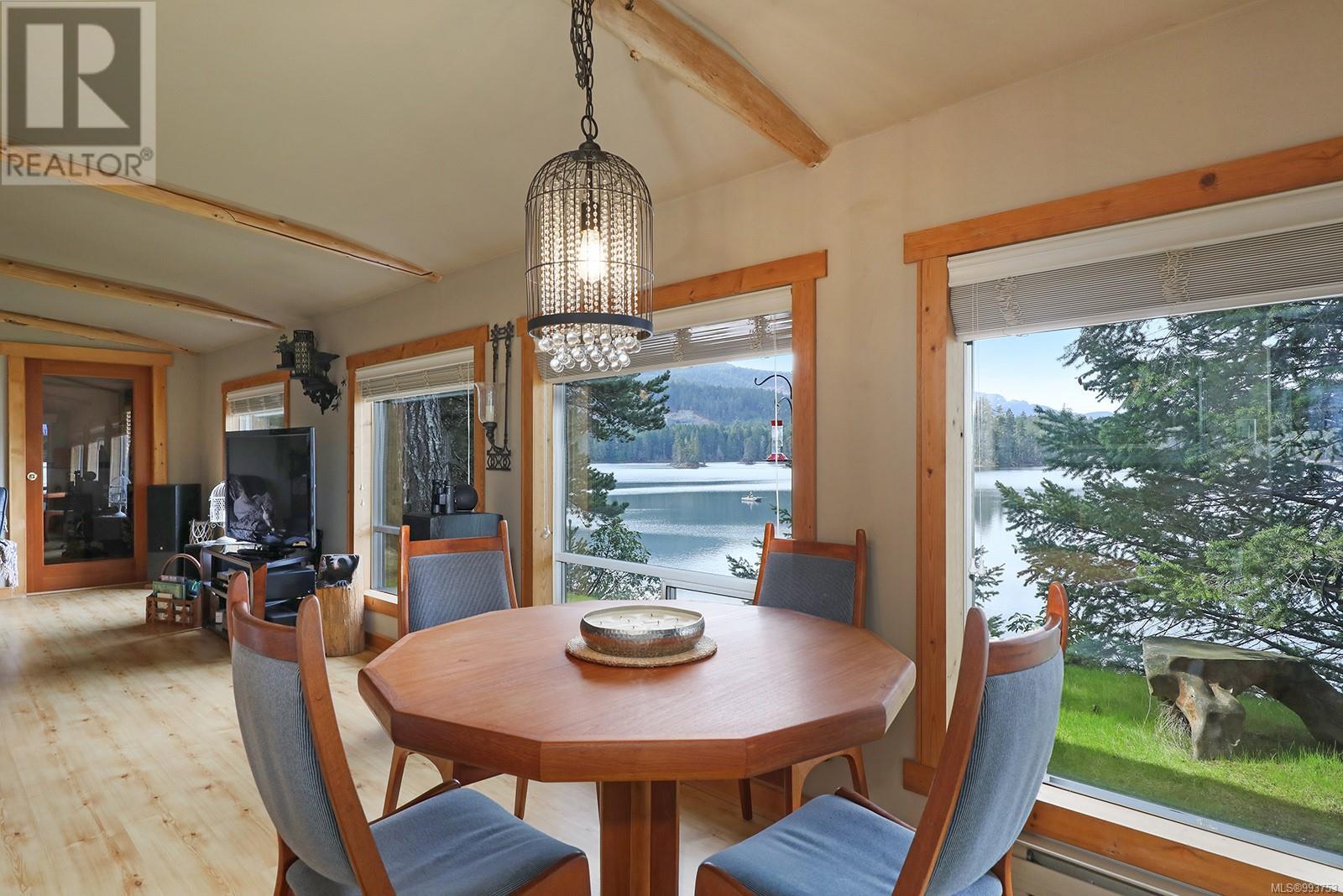 Photo 22 of 1120 Spider Lake Rd, Qualicum Beach BC