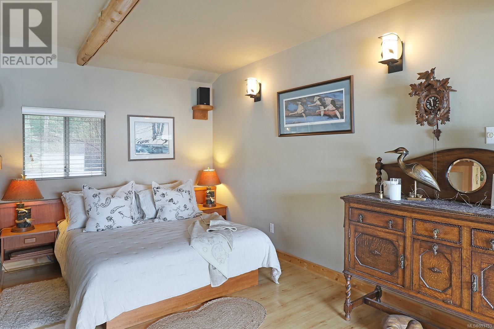 Photo 35 of 1120 Spider Lake Rd, Qualicum Beach BC