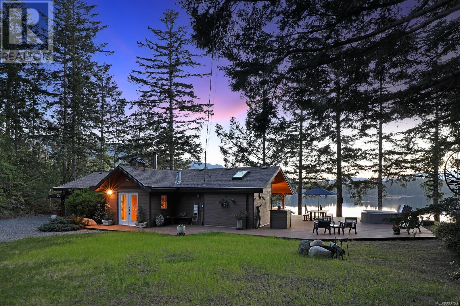 Photo 18 of 1120 Spider Lake Rd, Qualicum Beach BC
