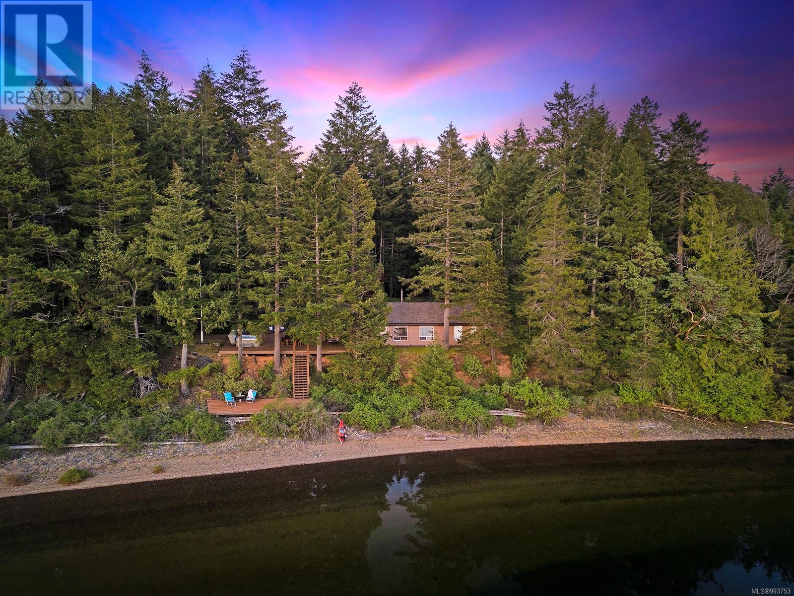 Photo 7 of 1120 Spider Lake Rd, Qualicum Beach BC