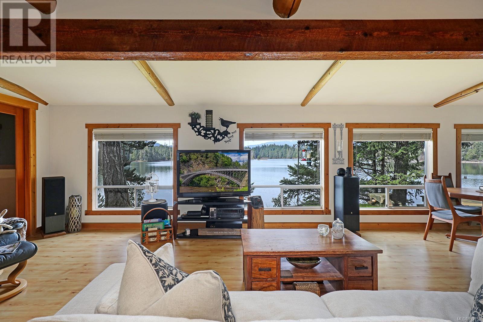 Photo 40 of 1120 Spider Lake Rd, Qualicum Beach BC