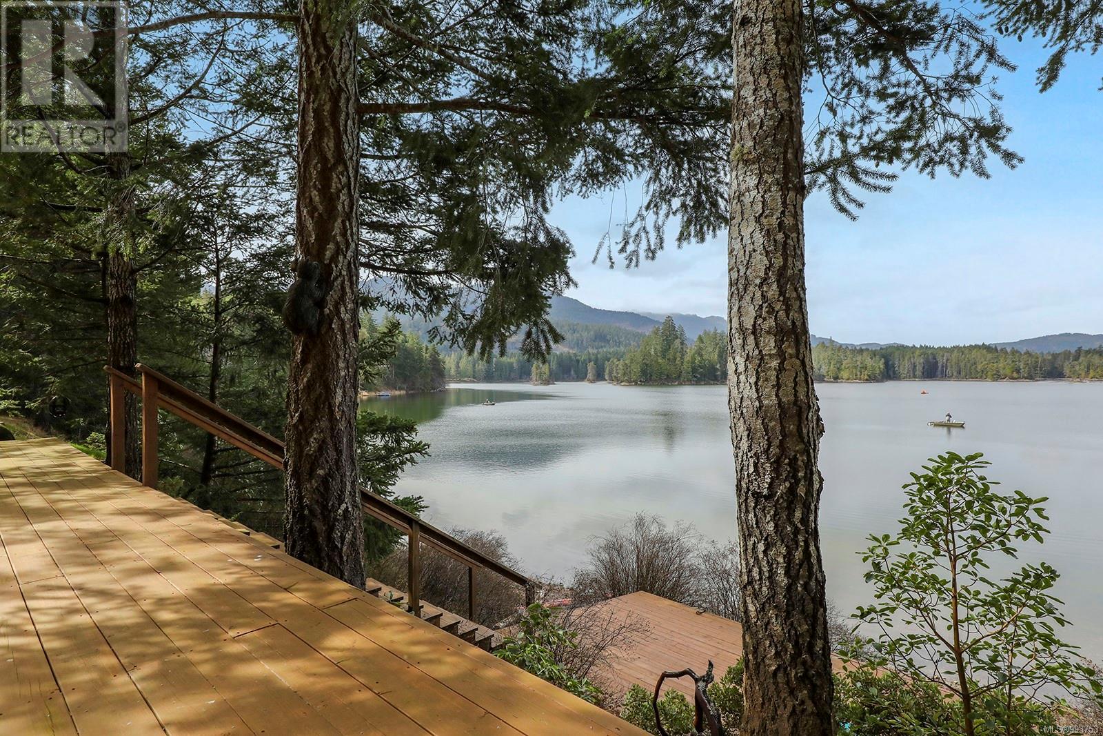Photo 28 of 1120 Spider Lake Rd, Qualicum Beach BC