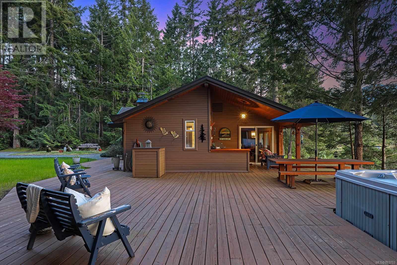 Photo 21 of 1120 Spider Lake Rd, Qualicum Beach BC