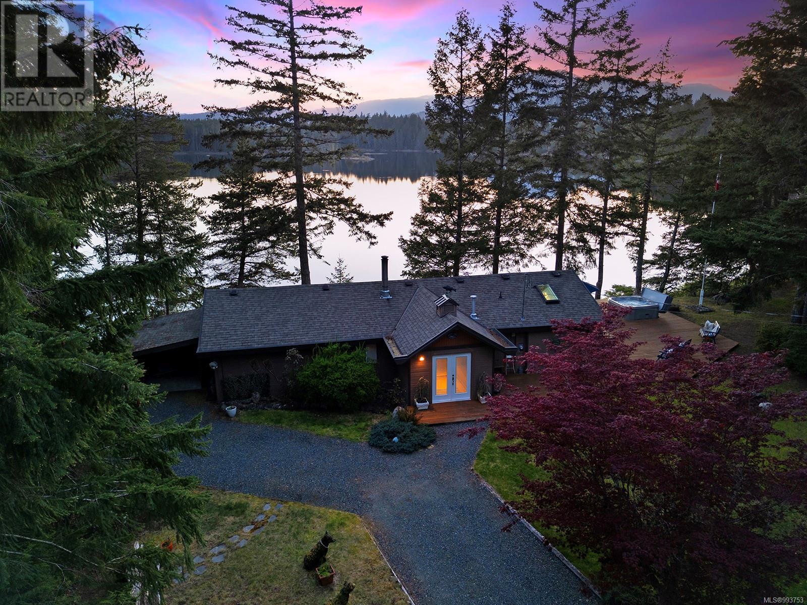 Photo 43 of 1120 Spider Lake Rd, Qualicum Beach BC