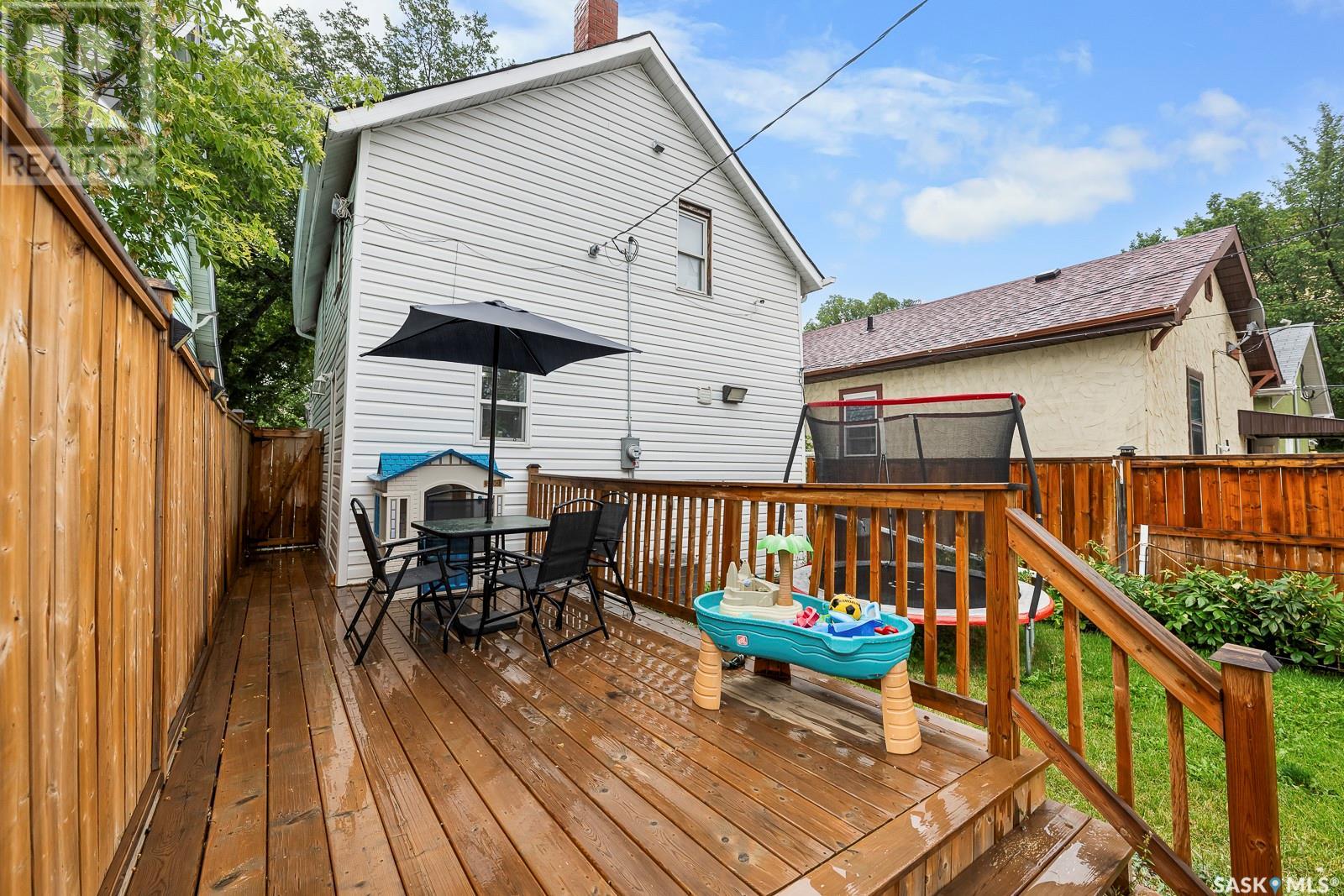 Photo 6 of 1131 Victoria Avenue, Regina SK