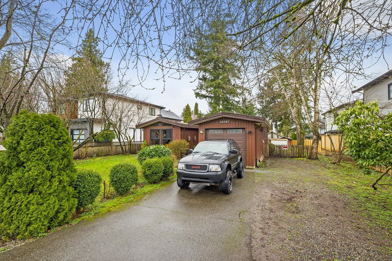 Photo 3 of 20247 98 Avenue, Langley BC