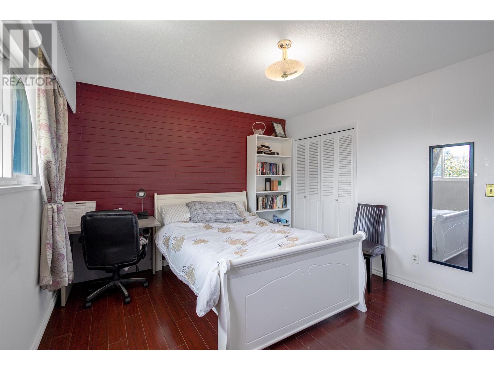 Photo 12 of 5540 Parker Street, Burnaby BC