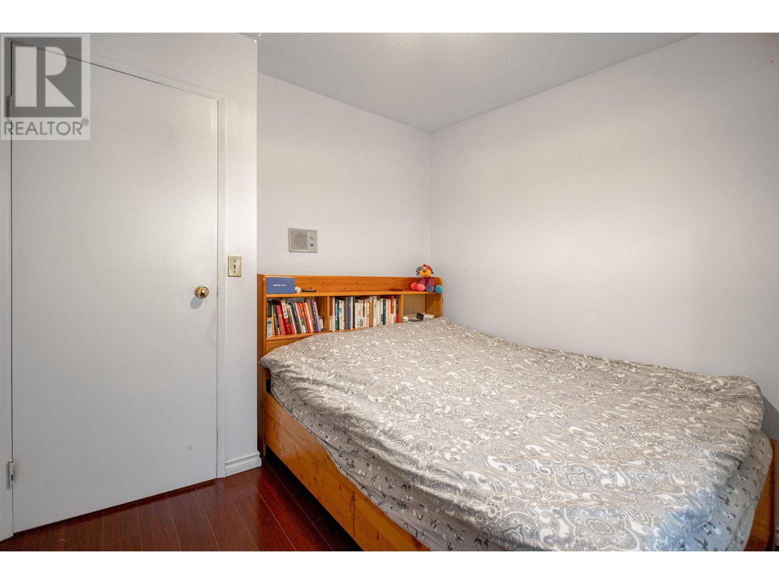 Photo 21 of 5540 Parker Street, Burnaby BC