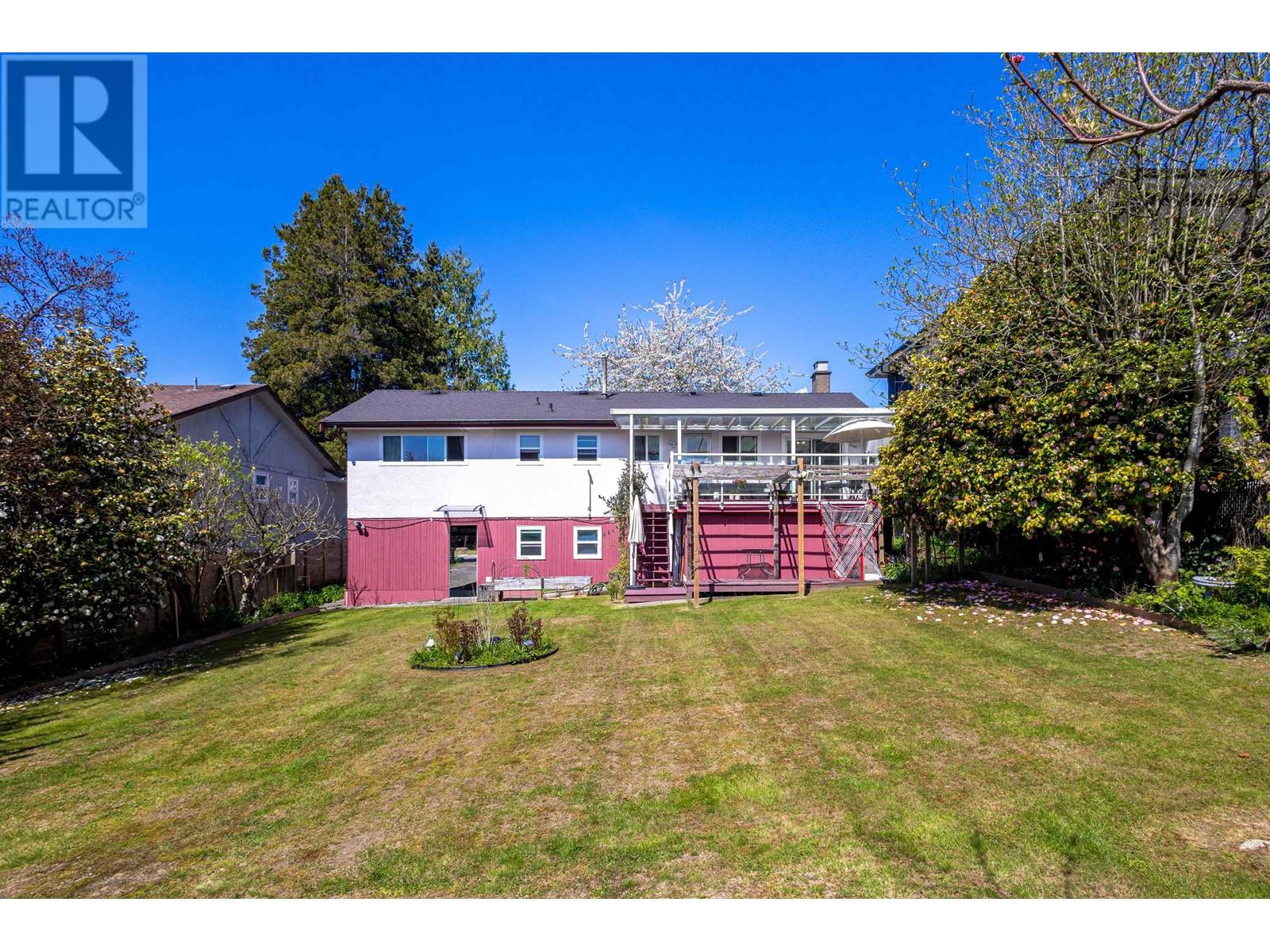 Photo 35 of 5540 Parker Street, Burnaby BC