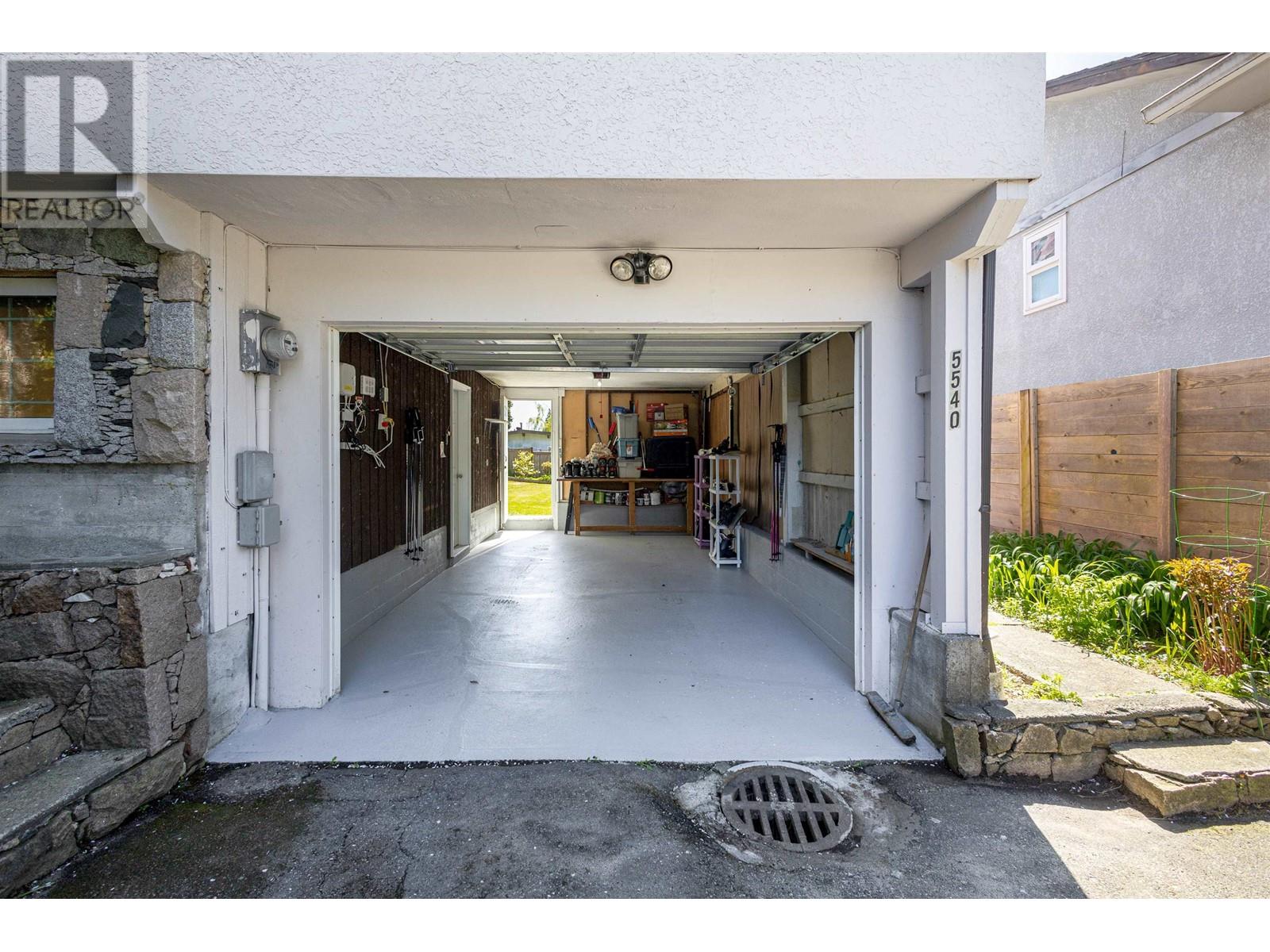 Photo 31 of 5540 Parker Street, Burnaby BC