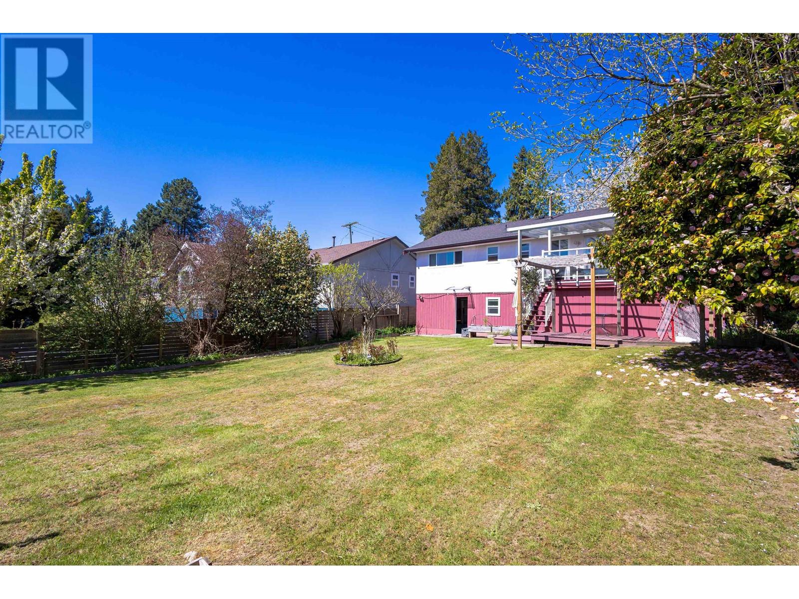 Photo 36 of 5540 Parker Street, Burnaby BC