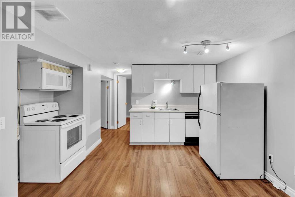 Single Family House Bungalow for Sale in   Avenue NE Winston Heights/Mountview Calgary 